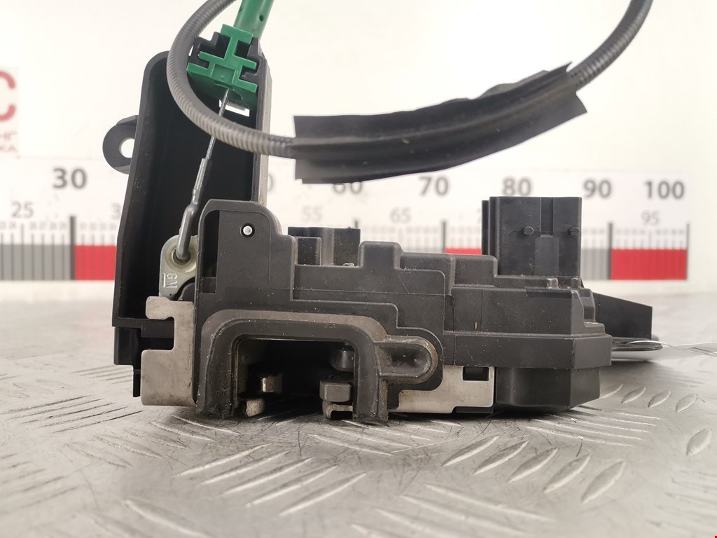 Замок двери передней правой OPEL Astra H/Family 2004-2015