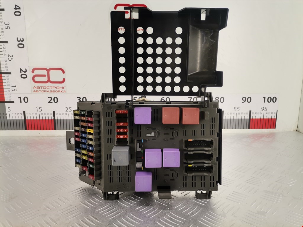 Датчик уровня в бачок омывателя RENAULT Laguna 1993-2000