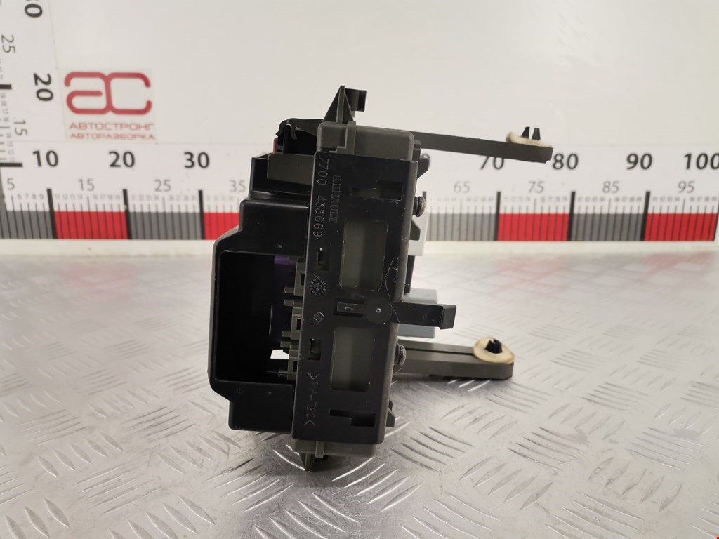 Датчик уровня в бачок омывателя RENAULT Laguna 1993-2000