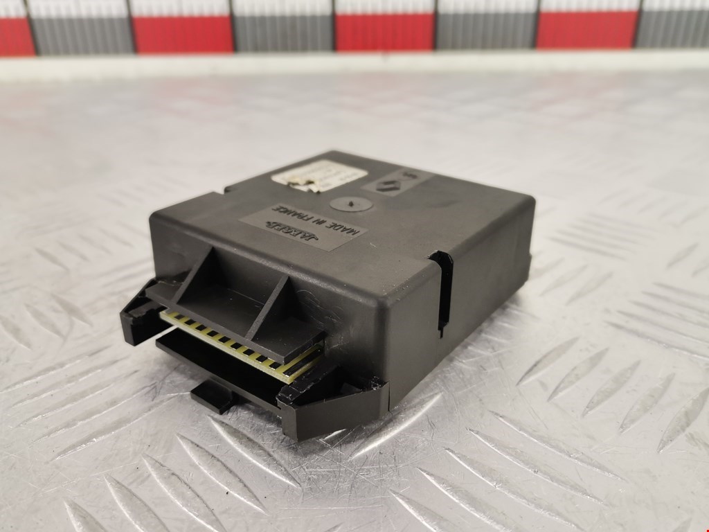 Блок управления центральным замком RENAULT Laguna 1993-2000