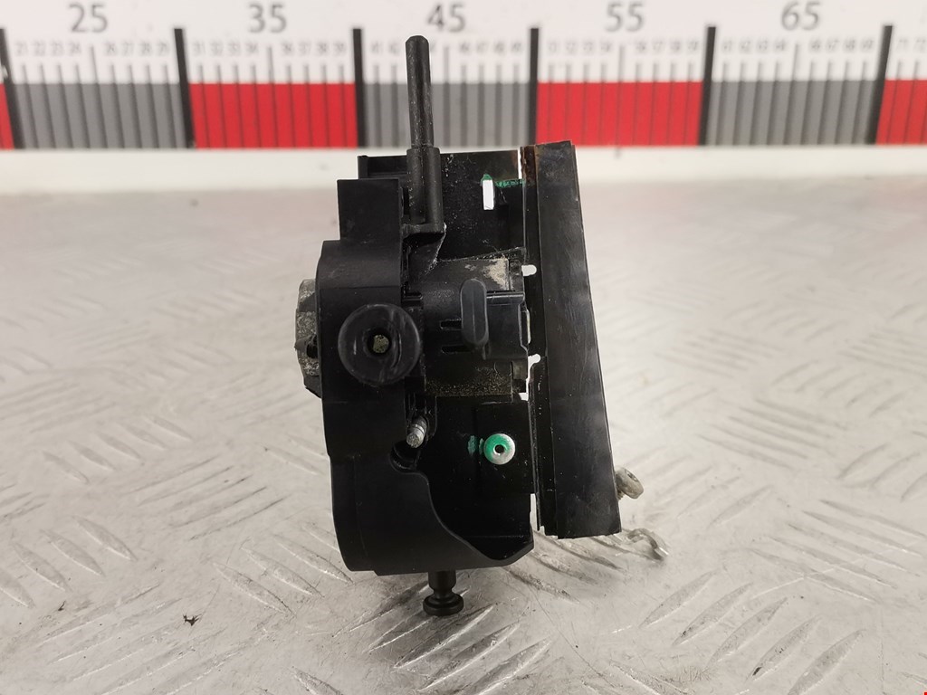 Кронштейн ручки FORD Fusion 2002-2012