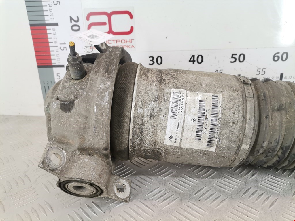 Амортизатор задний правый VOLKSWAGEN Touareg 2002-2010