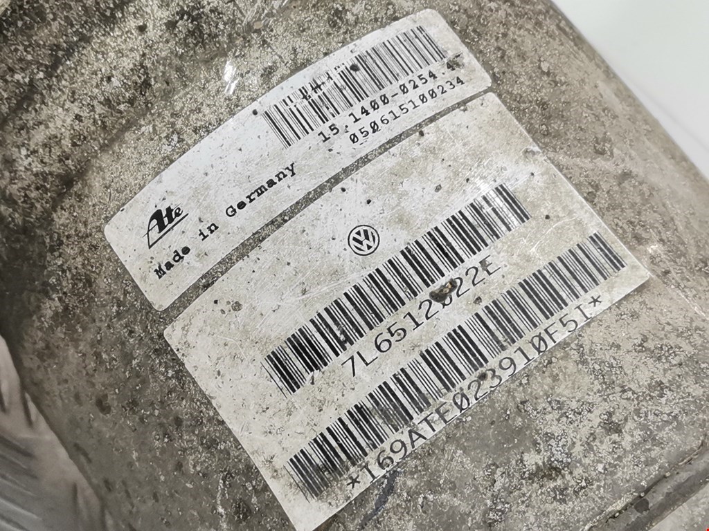 Амортизатор задний правый VOLKSWAGEN Touareg 2002-2010