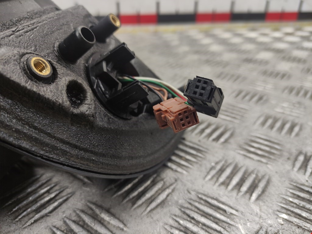 Зеркало правое PEUGEOT Partner 2008-2018