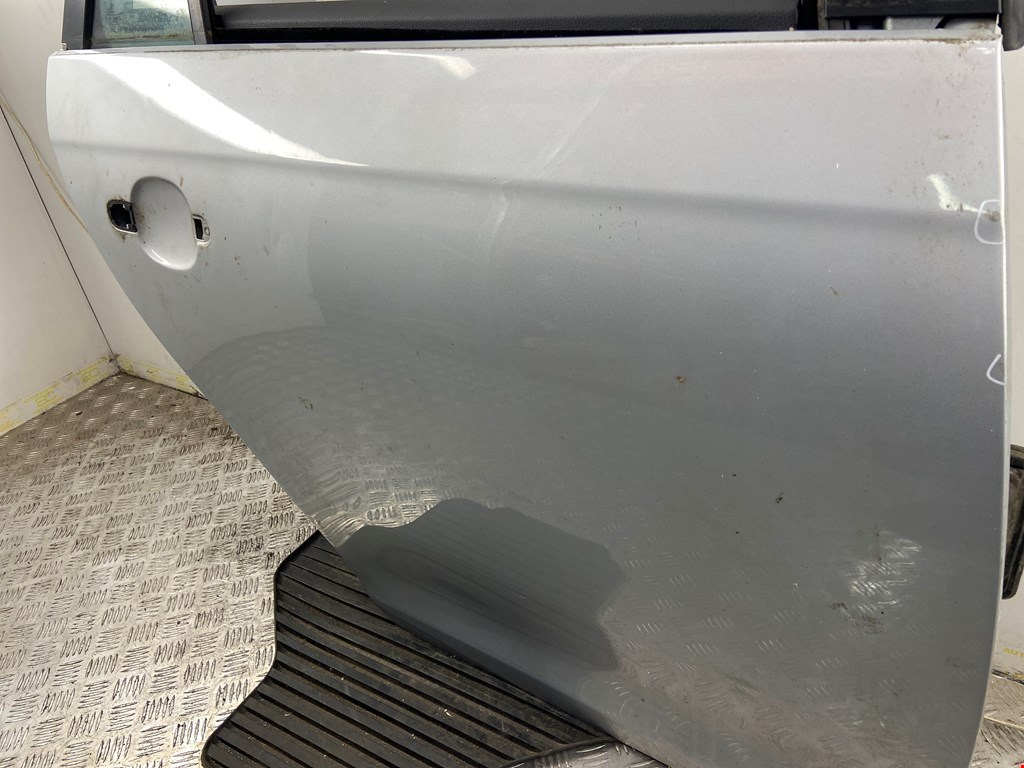 Дверь задняя правая VOLKSWAGEN Golf V 2003-2009