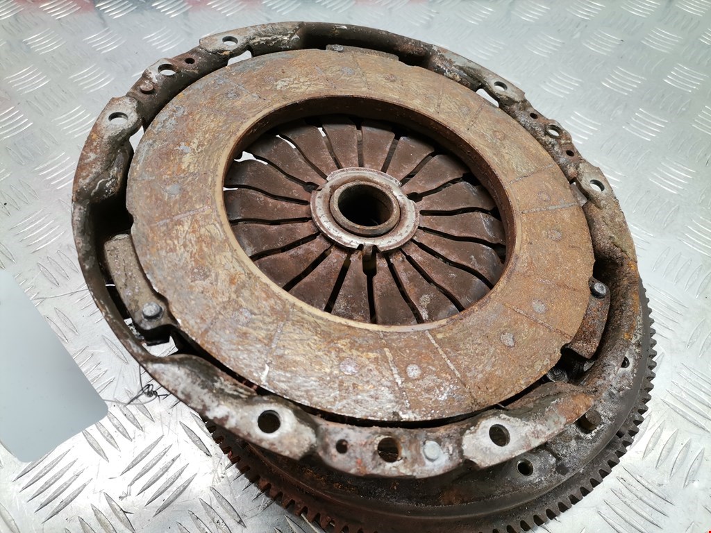 Маховик (демпфер сцепления) PEUGEOT 605 1989-1999