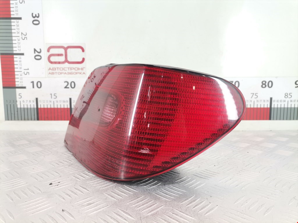 Фонарь задний правый CITROEN Xsara 1997-2000