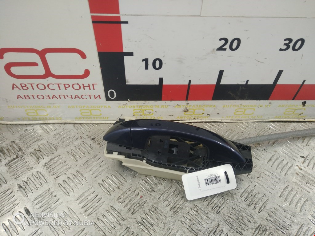 Ручка двери задней наружная левая VOLKSWAGEN Touareg 2010-2018