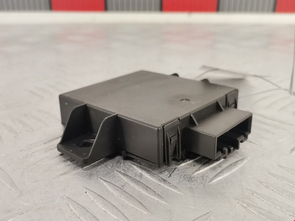 Блок управления сигнализацией Volkswagen Touareg 1 (2002-2010)