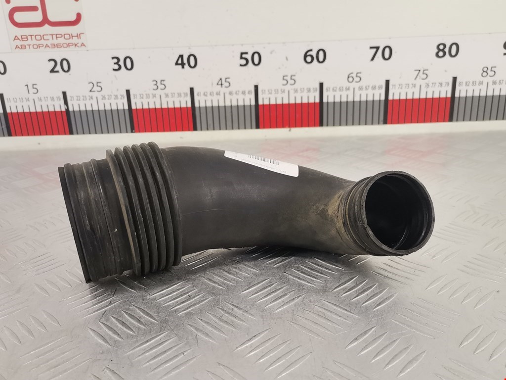 Патрубок воздушного фильтра VOLKSWAGEN Touareg 2002-2010