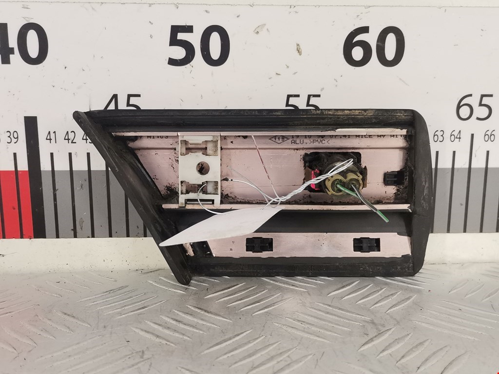 Повторитель на крыло RENAULT Safrane 1992-2000