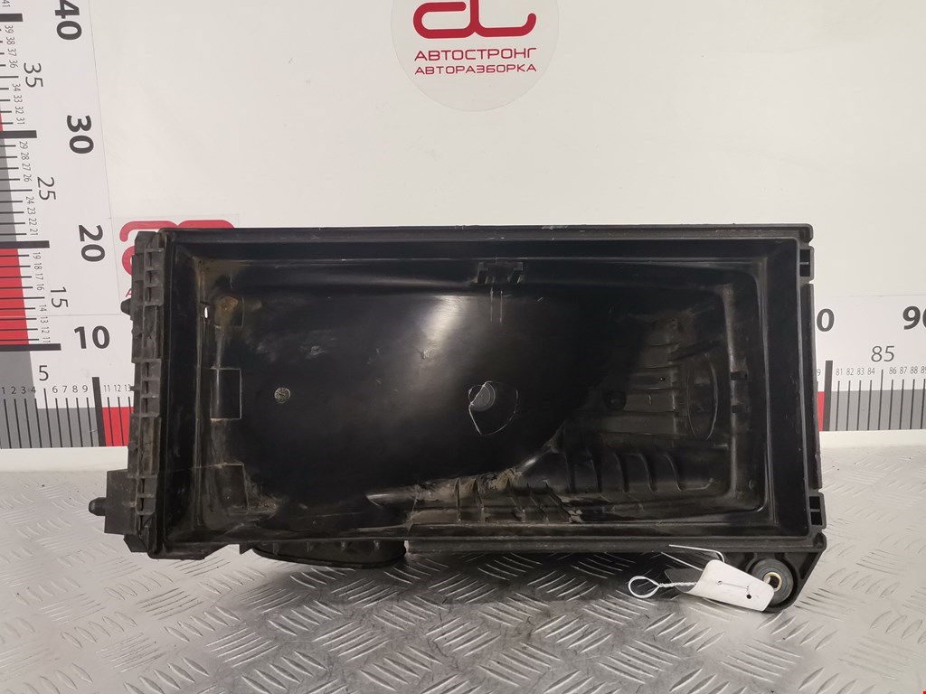 Корпус воздушного фильтра VOLKSWAGEN Touareg 2002-2010