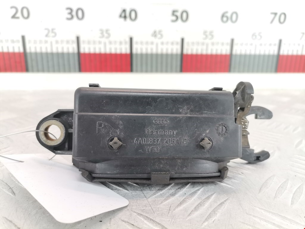 Ручка двери передней наружная правая AUDI 100 C4 1991-1994