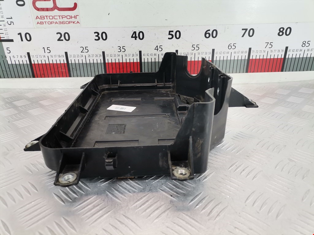 Крепление АКБ (корпус/подставка) VOLKSWAGEN Touareg 2002-2010