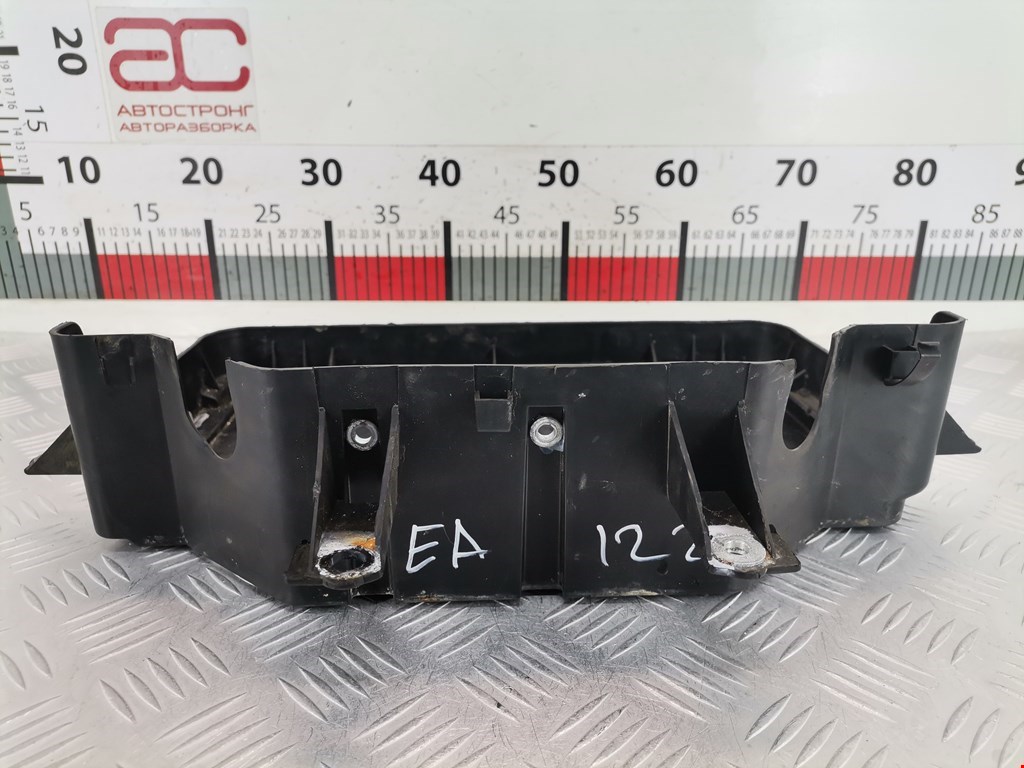 Крепление АКБ (корпус/подставка) VOLKSWAGEN Touareg 2002-2010