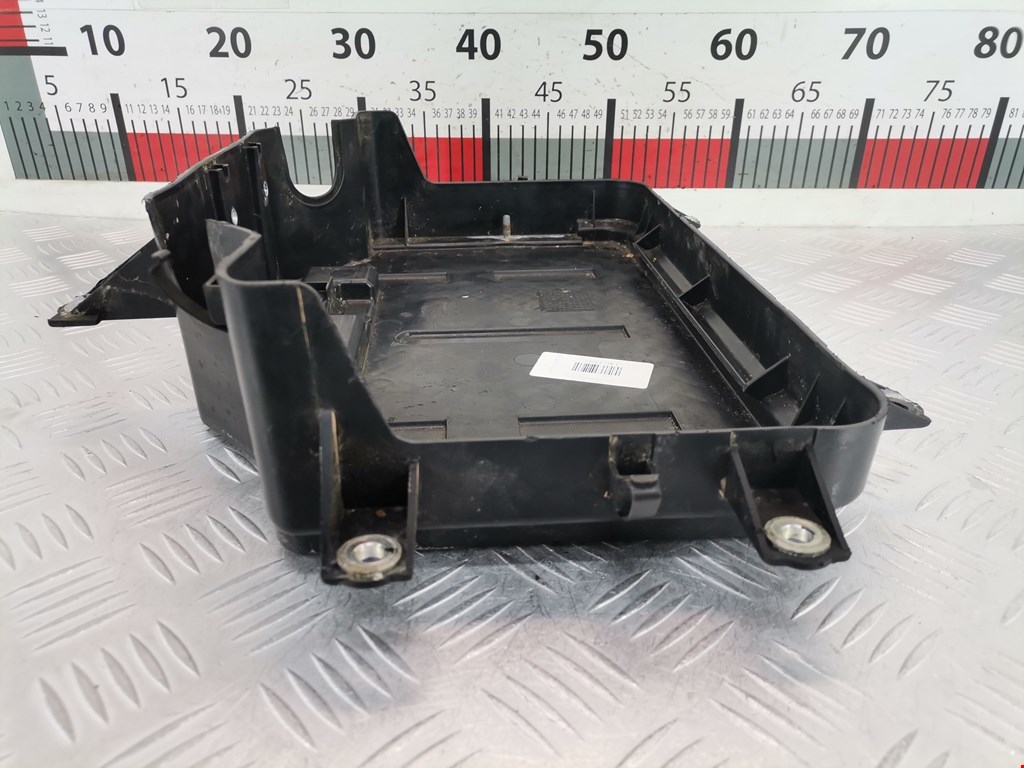 Крепление АКБ (корпус/подставка) VOLKSWAGEN Touareg 2002-2010