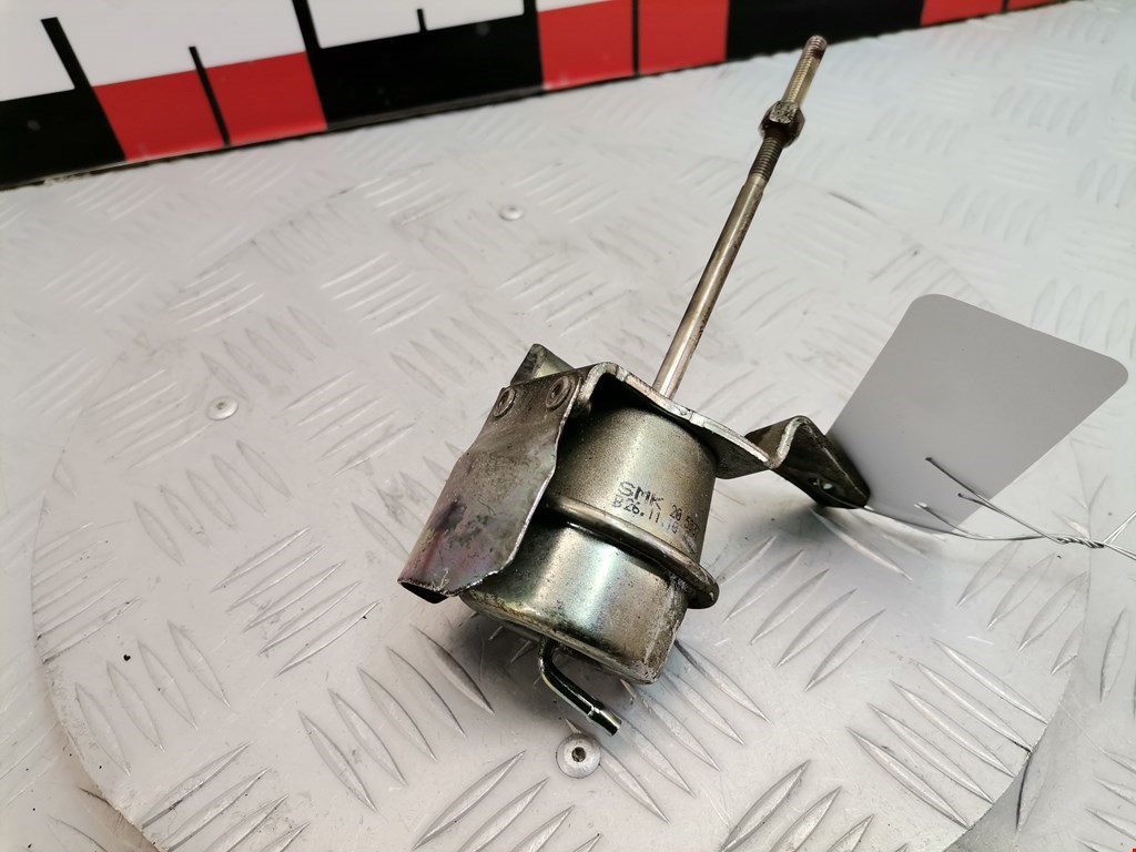 Моторчик привода (положения воздушных) заслонок (актуатор сервопривода турбины) NISSAN Note E11 2005-2014