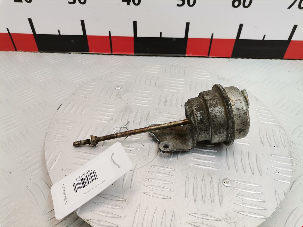 Моторчик привода (положения воздушных) заслонок (актуатор сервопривода турбины) AUDI A3 8P 2003-2013