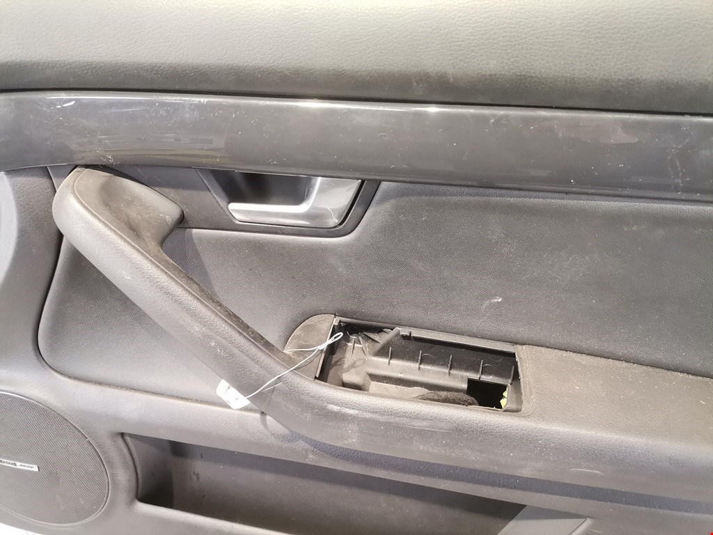 Дверь передняя правая AUDI A4 B6 2001-2005