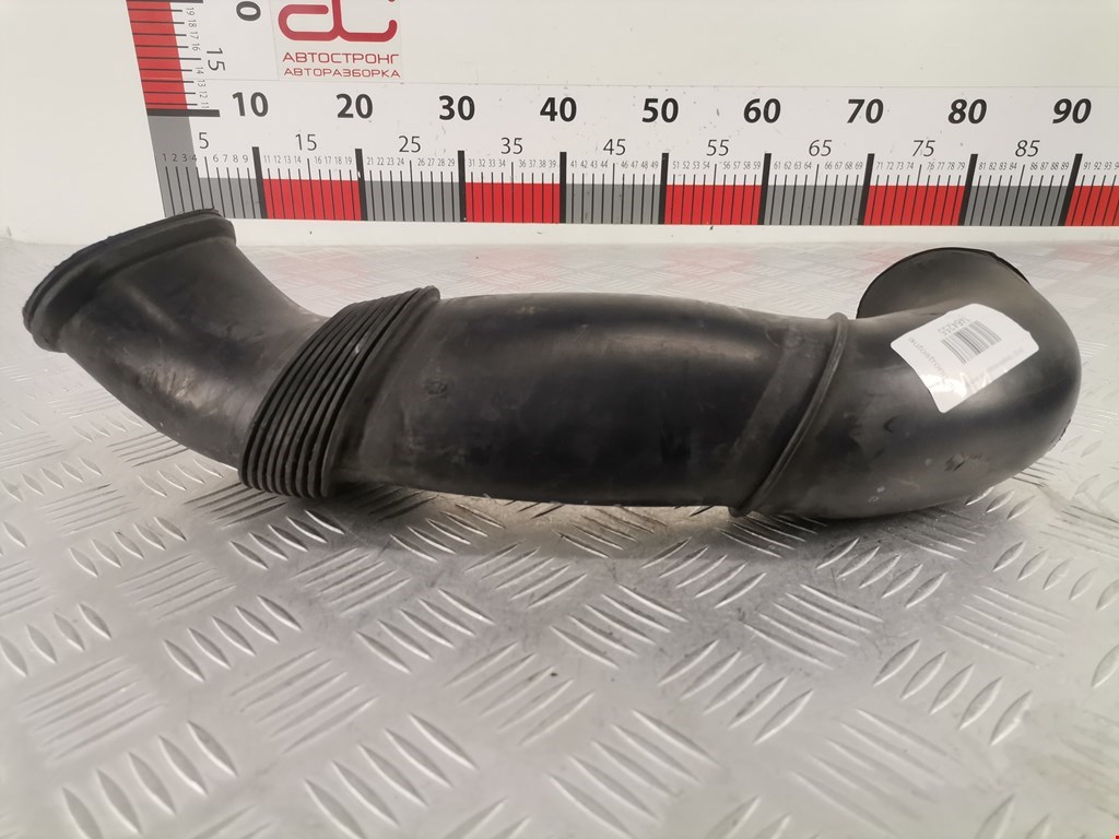 Патрубок воздушного фильтра VOLKSWAGEN Touareg 2002-2010