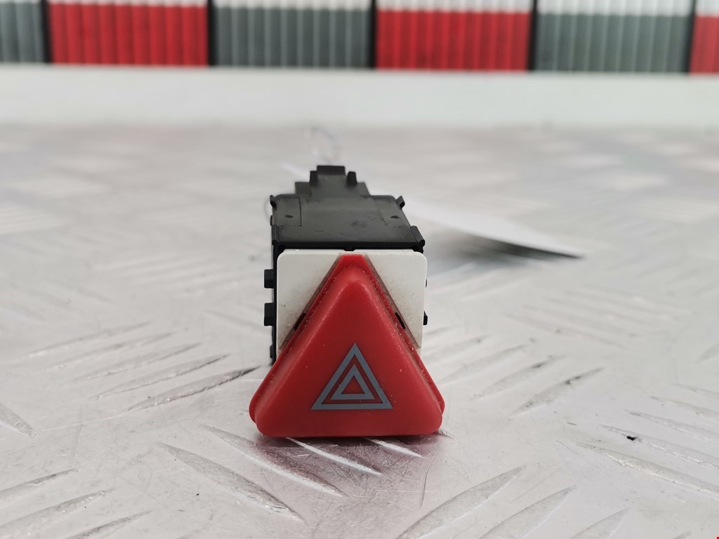 Кнопка аварийной сигнализации (аварийки) SKODA Fabia MK1 1999-2006