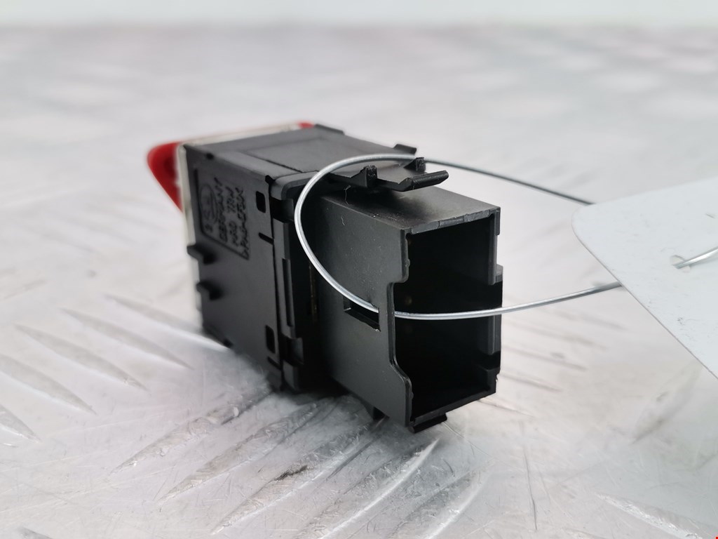 Кнопка аварийной сигнализации (аварийки) SKODA Fabia MK1 1999-2006