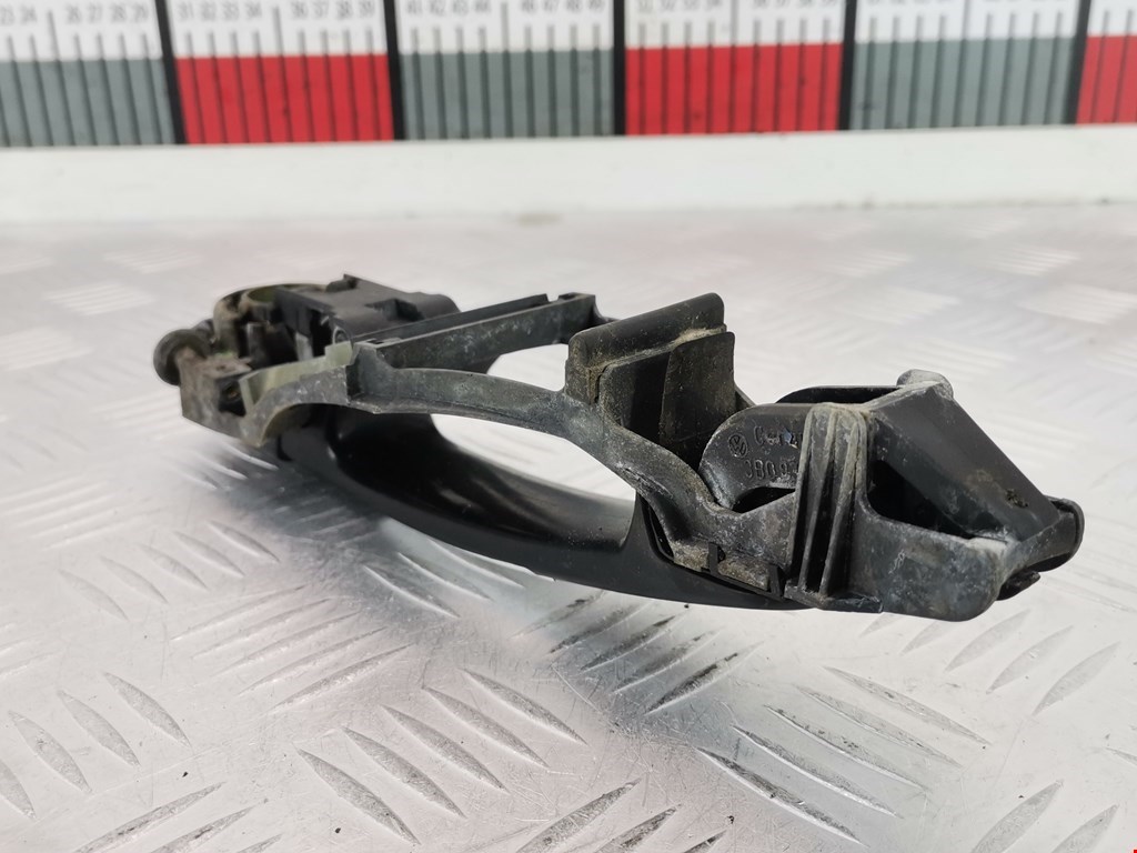 Ручка двери задней наружная левая VOLKSWAGEN Bora 1998-2005