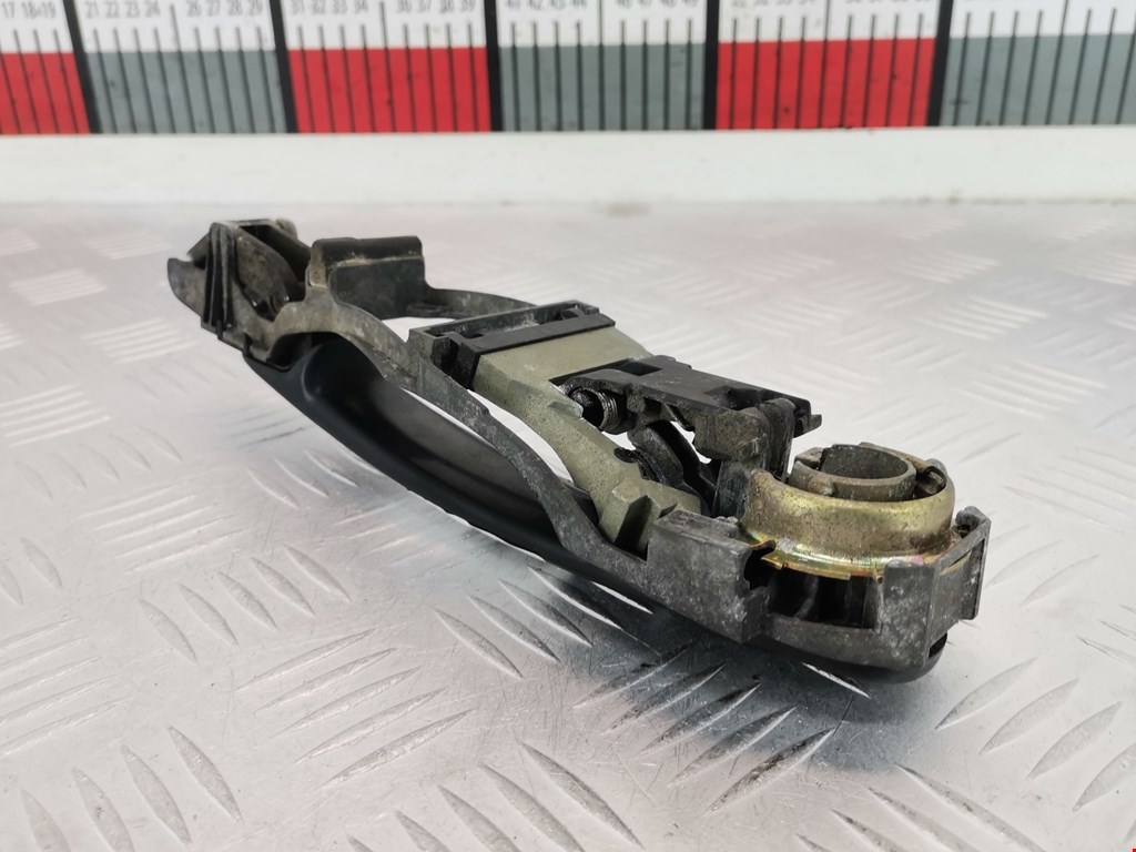 Ручка двери задней наружная левая VOLKSWAGEN Bora 1998-2005