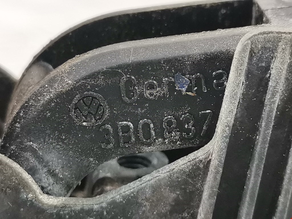 Ручка двери задней наружная левая VOLKSWAGEN Bora 1998-2005