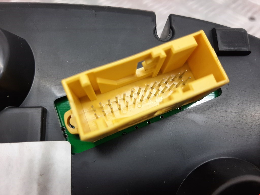 Панель приборов (щиток) PEUGEOT 308 2007-2015