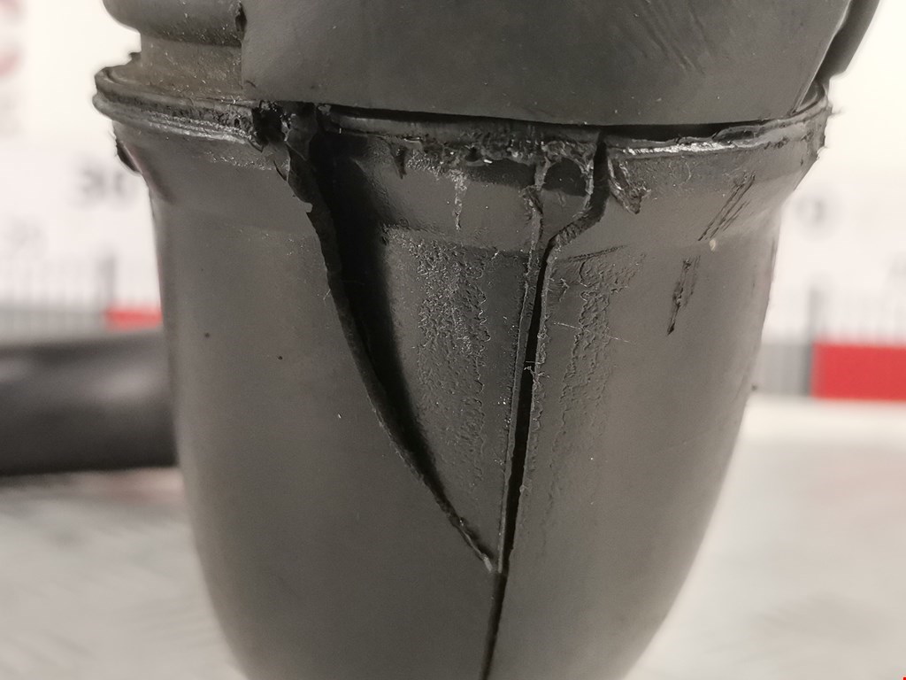 Патрубок воздушного фильтра RENAULT Espace 1997-2003