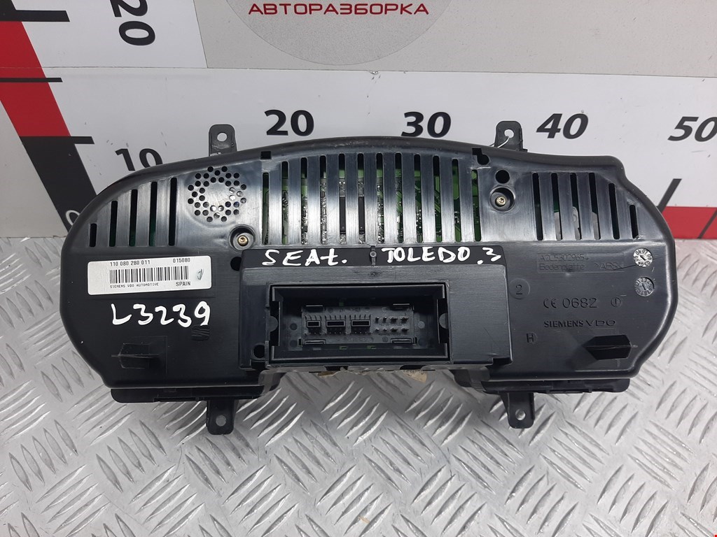 Панель приборов (щиток) SEAT Toledo 2004-2009