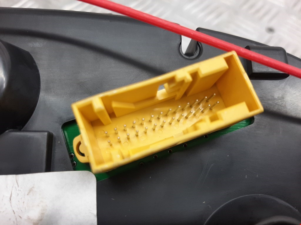 Панель приборов (щиток) PEUGEOT 308 2007-2015