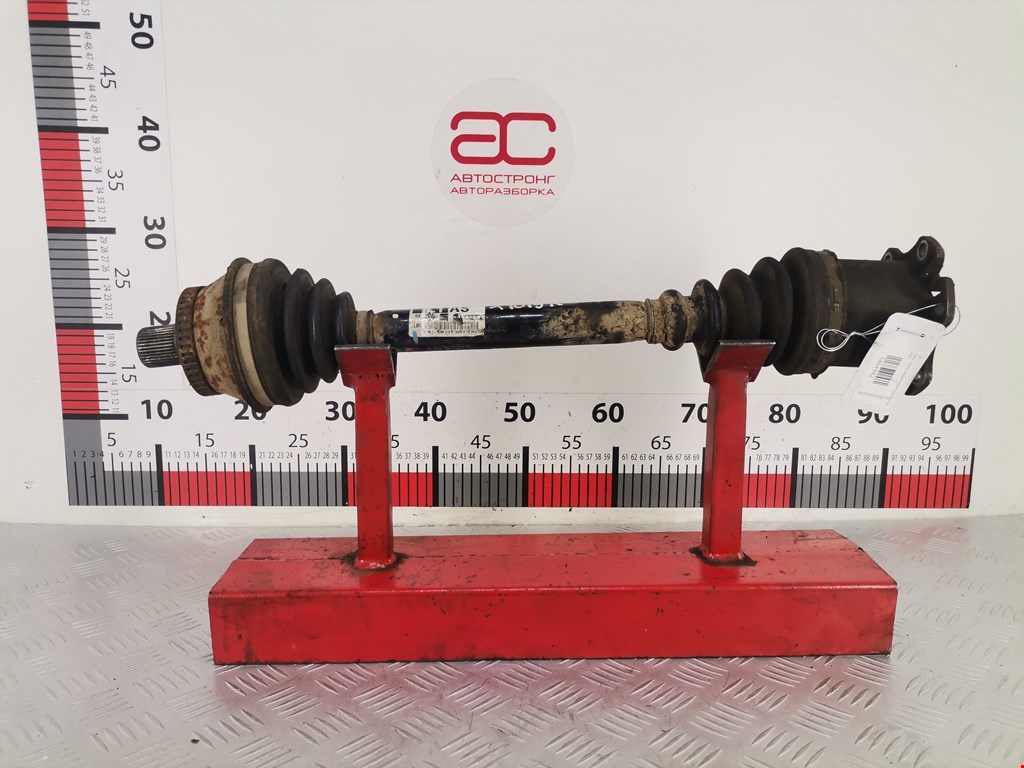 Полуось передняя правая (приводной вал шрус) Audi A6 C5 (1997-2005)