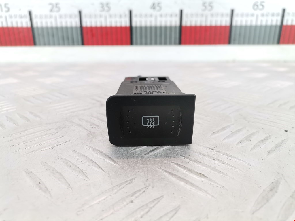 Кнопка подогрева (обогрева) заднего стекла Volkswagen Golf 4 (1997-2004)