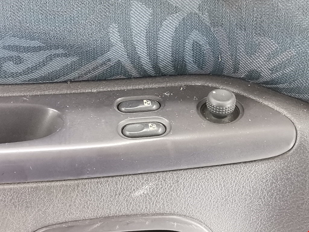 Дверь передняя левая RENAULT Espace 1997-2003