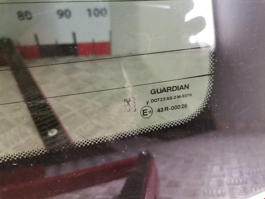 Стекло заднее PEUGEOT 206 1998-2012