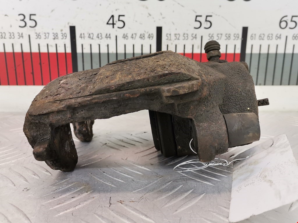 Суппорт передний правый VOLKSWAGEN Polo IV 2001-2009