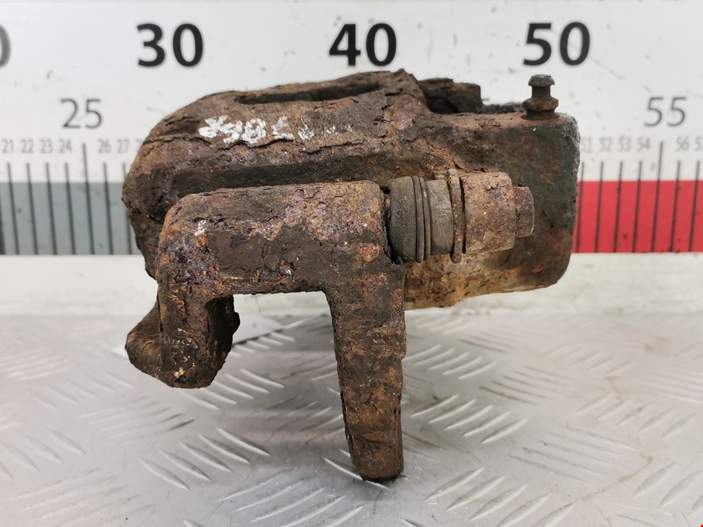 Суппорт передний правый FORD Explorer 1995-2001