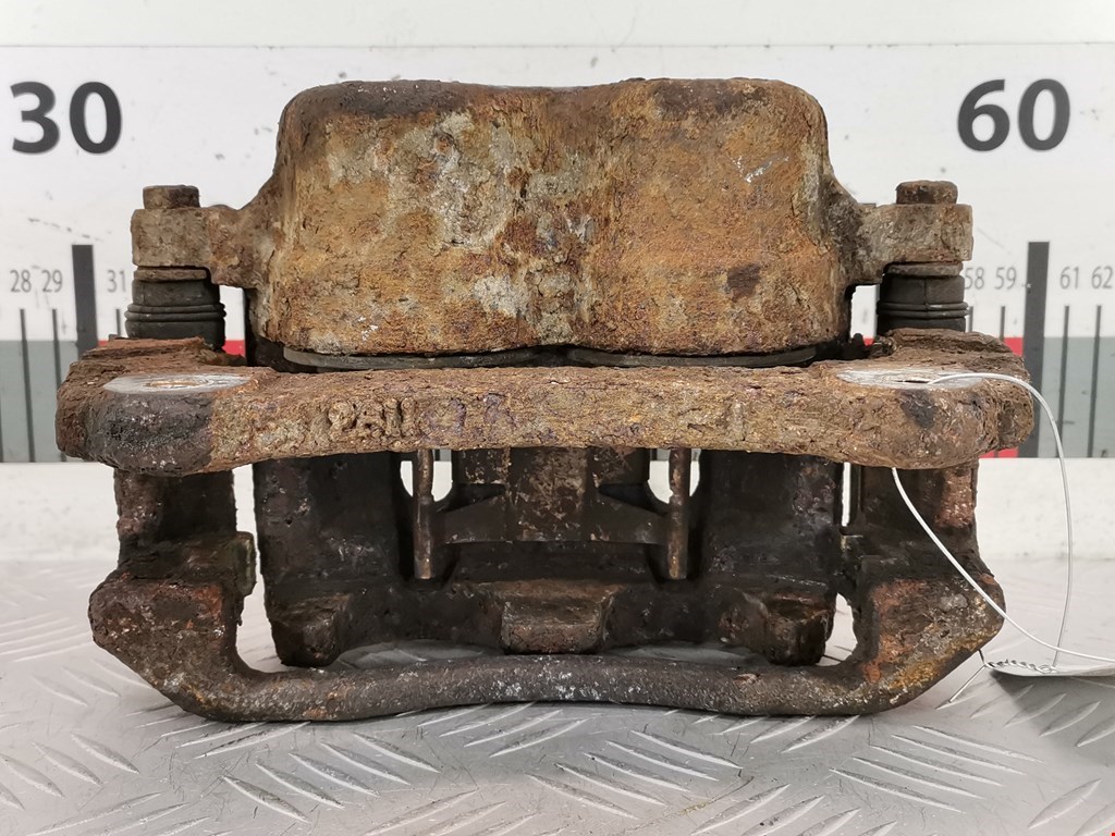 Суппорт передний правый FORD Explorer 1995-2001