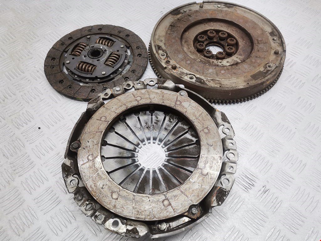 Маховик (демпфер сцепления) RENAULT Trafic II 2001-2014