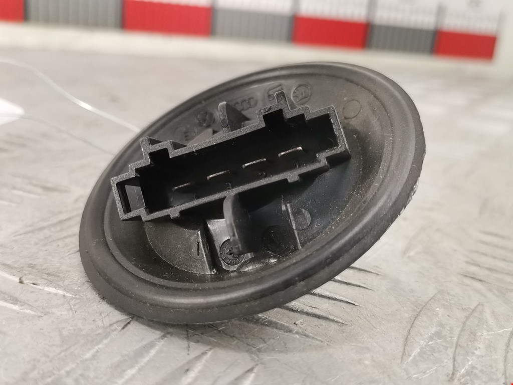 Кнопка стеклоподъемника AUDI A4 B5 1995-2001