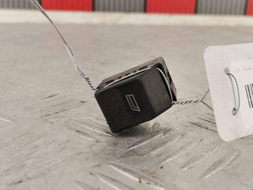 Кнопка стеклоподъемника AUDI A4 B5 1995-2001