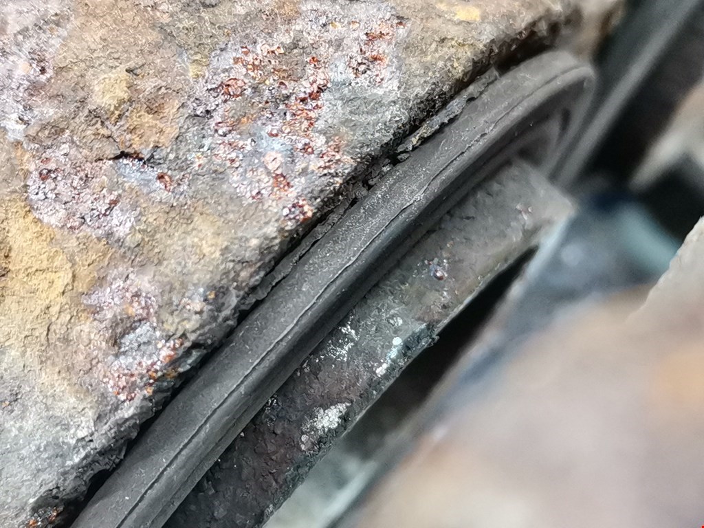 Суппорт передний левый FORD Explorer 1995-2001