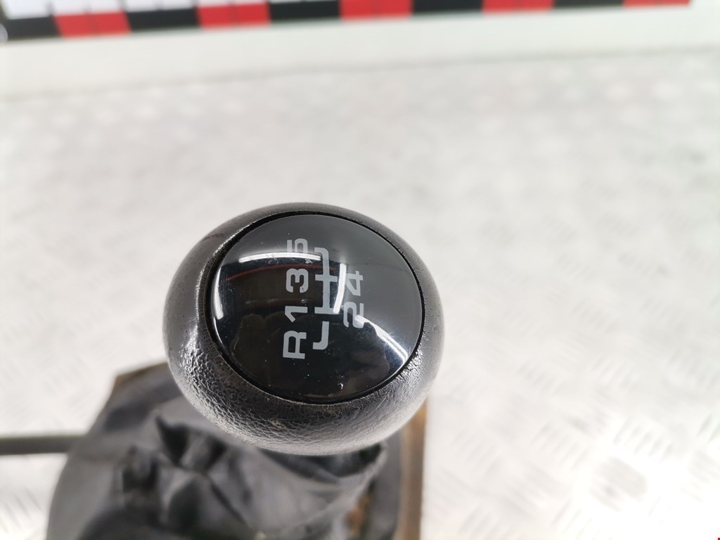 Кулиса (селектор) АКПП/МКПП в салоне SEAT Toledo 1991-1999