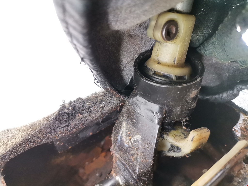 Кулиса (селектор) АКПП/МКПП в салоне SEAT Toledo 1991-1999