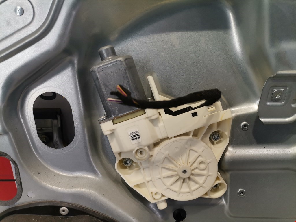 Стеклоподъемник передний правый FORD Focus II 2005-2011