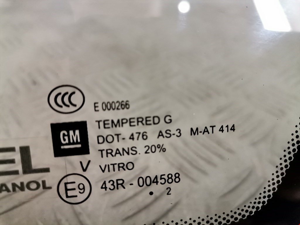 Стекло кузовное глухое правое CADILLAC SRX 2009-2016