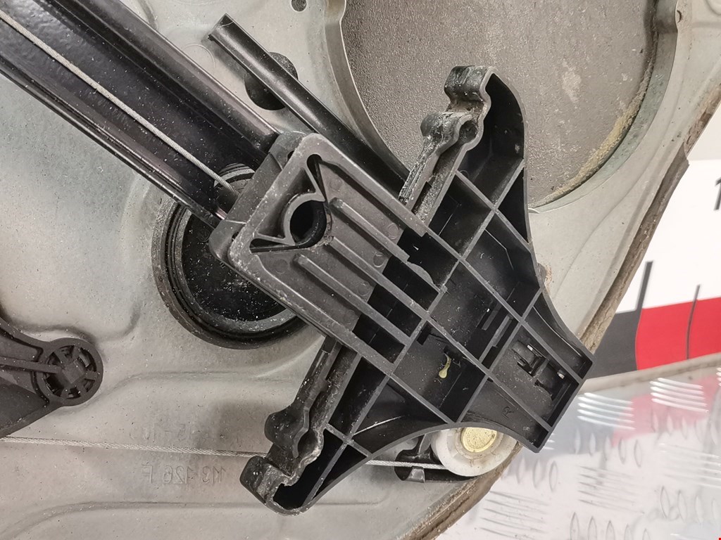 Стеклоподъемник задний правый VOLKSWAGEN Bora 1998-2005