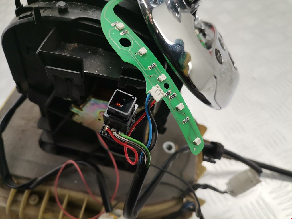 Кулиса (селектор) АКПП/МКПП в салоне FIAT Punto II (188) 1999-2007